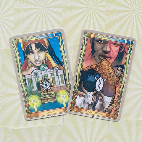 tarot kortos Axum ir Mount Kenya – spalvingos iliustracijos, plokščia kompozicija su artimu kampu, akcentas ant detalių