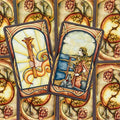 Tarot kortos su art nouveau nugarėlėmis ir dviem priekinėmis kortomis (Ace ir II) šiltų rožinių bei auksinių tonų