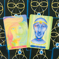 tarot kortos rinkinys: dvi atverstos kortos — pastelinė Empath ir mėlyna Arlo su skirtingais dizainais