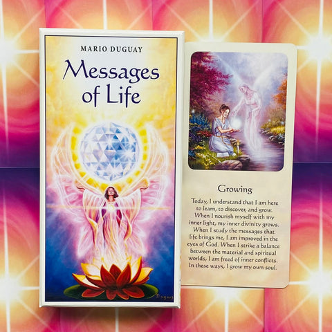Orakulo kortos Messages of Life Mario Duguay – šviesi dėžutė ir atversta Growing korta su matomu tekstu