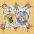 tarot kortos Rider Waite stiliaus, dvi atverstos kortos (Nine of Pipes ir Ten of Pipes) ant geltono fono, persidengiančios kampu