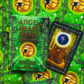 Kortų rinkinys Angel Heart Sigils žalia dėžutė su mistiniais simboliais ir atversta Raziel korta Humility