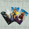 Tarot kortos iliustruotų lazdelės rūšių komplektas — trys atverstos kortos (6, 7, 8 of Wands) ant geometrinio nugarėlių fono