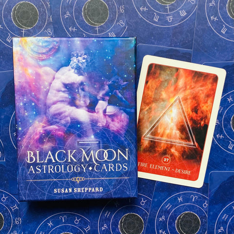 Black Moon Astrology kortos
