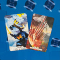 tarot kortos su spalvingomis iliustracijomis: Page of Swords ir Ten of Swords ant mėlyno fono, skirtingi meno variantai