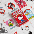 Bicycle Hello Kitty kortos, raudona 50‑mečio dėžutė ant išskleistų iliustruotų kortų, kolekcinis leidimas