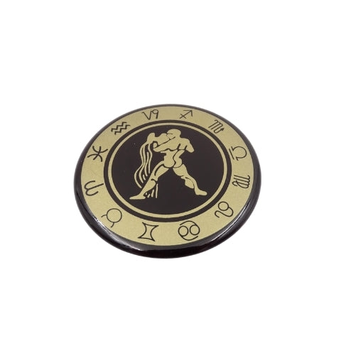 Vandenio zodiako šaldytuvo magnetas – emaliuotas, auksinis, 6 cm