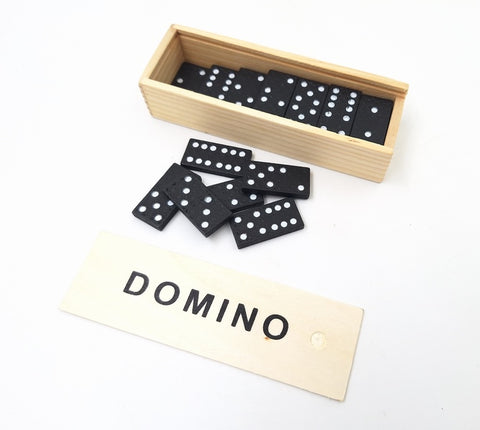 Klasikiniai domino medinėje dėžutėje – stalo žaidimas, 28 vnt