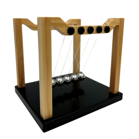 Didelis Niutono lopšys – medžio ir plieno antistresinis stalo dekoras