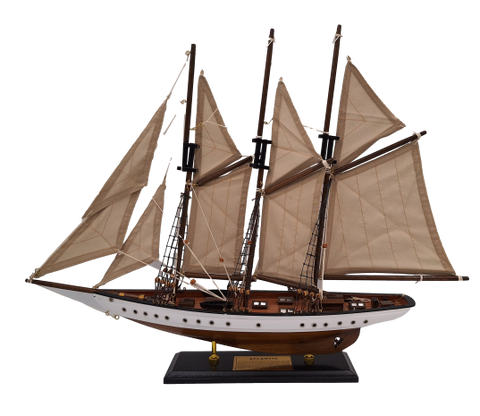 Trijų stiebų škuna „Atlantic“ – medinis burlaivio modelis 52×46 cm