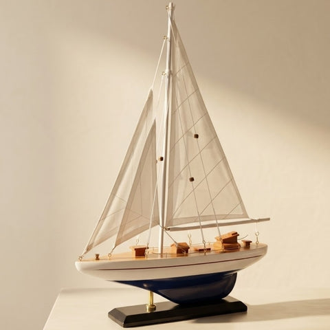 Medinis burlaivio modelis 42 cm – jūrinė interjero dekoracija, dovana