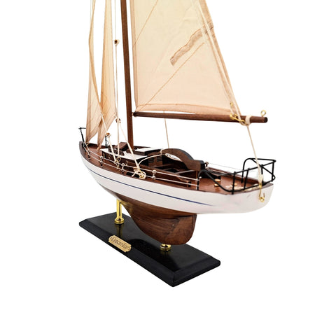 Elegantiškas burlaivio modelis 66 cm – jūrinė interjero dekoracija