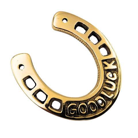 Žalvarinė pasaga 7 cm „Good Luck“ – laimės talismanas namams