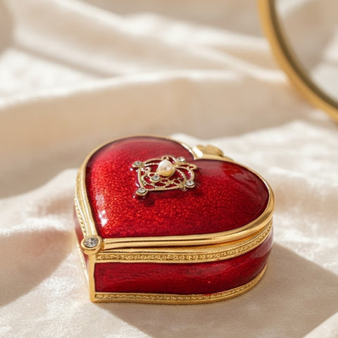 Raudona širdies formos papuošalų dėžutė su kristalais, romantiškai dovanai
