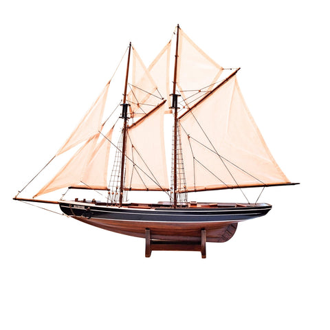 Medinis laivo modelis „Bluenose“ 78 cm – jūrinė interjero dekoracija