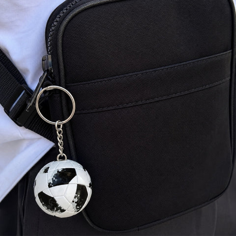 Futbolo kamuolio pakabukas raktams – dovana futbolo fanui