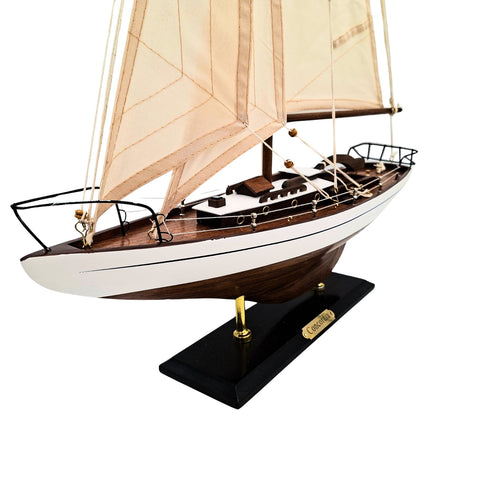 Elegantiškas burlaivio modelis 66 cm – jachtos dekoracija namams