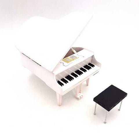 Rankų darbo mini pianinas 1:10 iš balzos, baltas – kolekcinė dovana