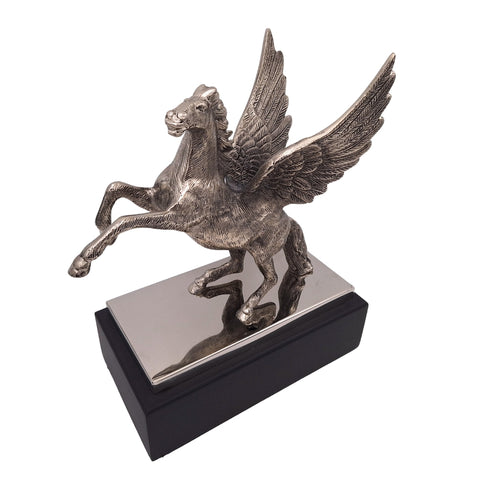 Pegasas – sidabrinė aliuminio figūrėlė ant plieno ir medžio pagrindo