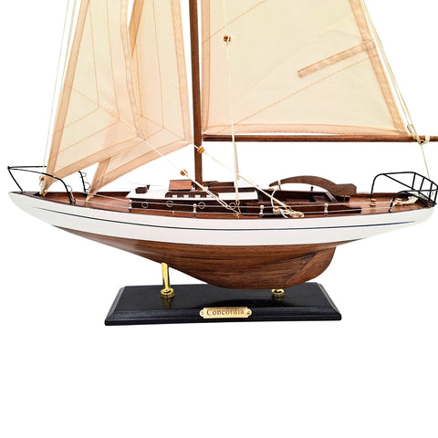 Elegantiškas burlaivio modelis 66 cm – jachtos dekoracija namams