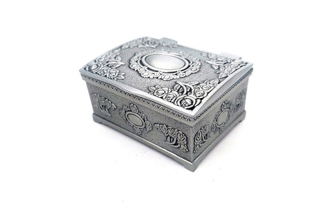 Ornamentuota metalinė papuošalų dėžutė, sidabro spalvos, 6×5×3 cm – dovanai