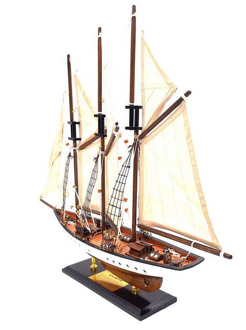 Trijų stiebų škuna „Atlantic“ – medinis burlaivio modelis 52×46 cm
