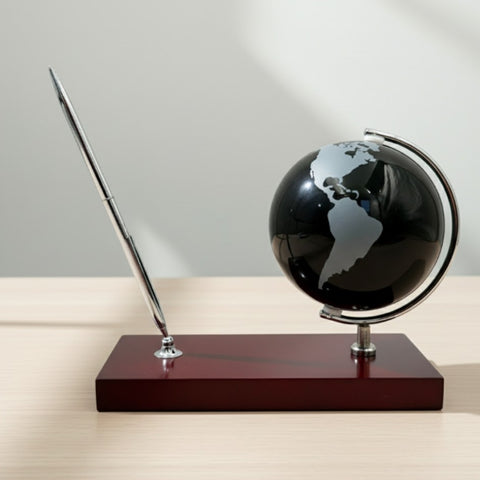 Biuro stalo rinkinys: gaublys ir rašiklio laikiklis – dovana vadovui