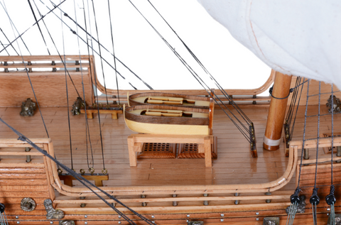 Vasa burlaivio modelis su išskleistomis burėmis – kolekcinis, rankų darbo