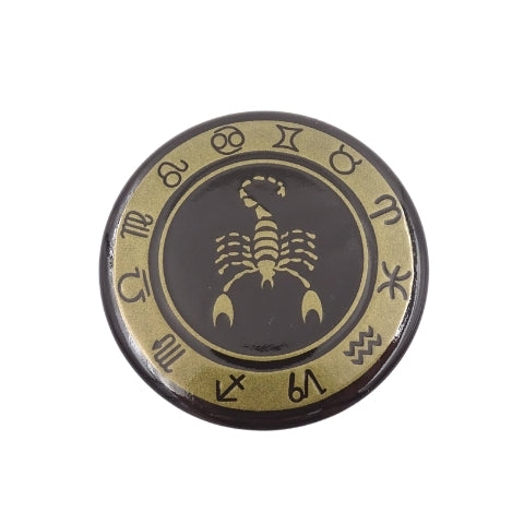 Skorpiono zodiako šaldytuvo magnetukas – stilingas emaliuotas, auksinis-juodas