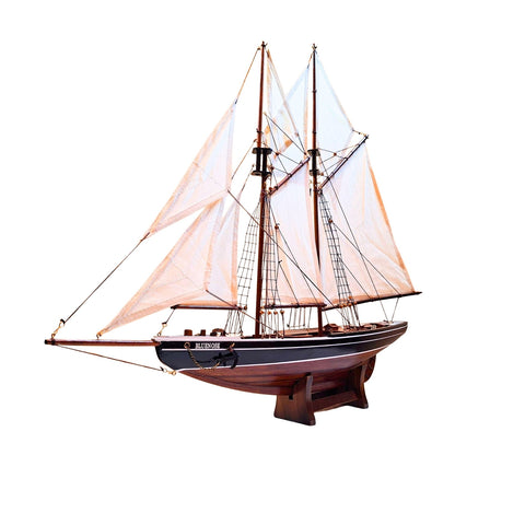 Medinis laivo modelis „Bluenose“ 78 cm – jūrinė interjero dekoracija