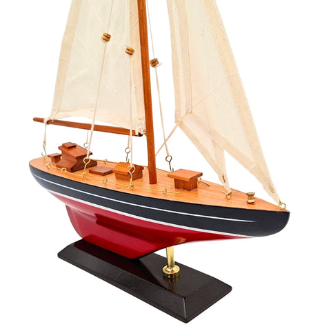 Medinis burlaivio modelis 30x42 cm – elegantiška jachtos dekoracija