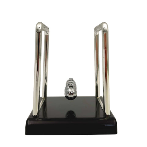 Niutono lopšys – stalinė švytuoklė, antistresinis biuro aksesuaras