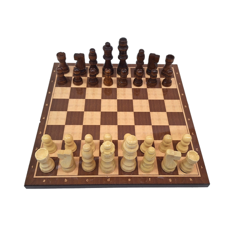 Klasikiniai mediniai šachmatai 27x27 cm – elegantiškas rinkinys