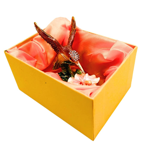 Kristalais dekoruota kolibrio formos atidaroma papuošalų dėžutė