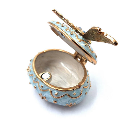 Metalinė papuošalų dėžutė su kristalais „Laumžirgis“ – elegantiška dovana