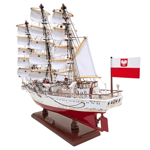 Burlaivio Dar Młodzieży modelis XXL 71 cm, rankų darbo