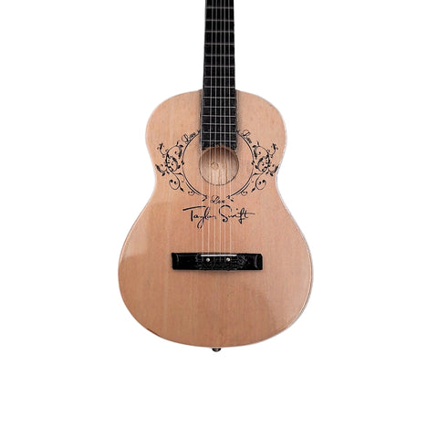 Taylor Swift įkvėpta mini mahagoninė gitara – kolekcinė dovana