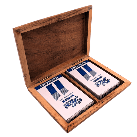 Kortų rinkinys medinėje dėžutėje (2 kaladės) – elegantiška dovana