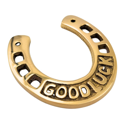 Žalvarinė pasaga 7 cm „Good Luck“ – laimės talismanas namams