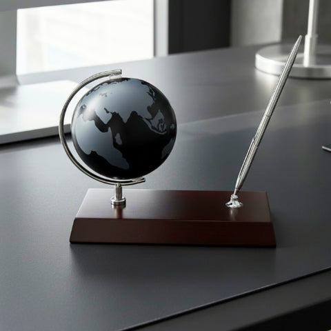 Biuro stalo rinkinys: gaublys ir rašiklio laikiklis – dovana vadovui