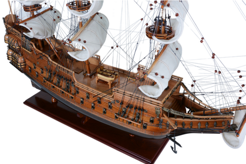 Vasa burlaivio modelis su išskleistomis burėmis – kolekcinis, rankų darbo