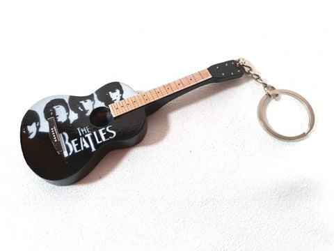 "The Beatles" gitaros raktų pakabukas iš mahagono – dovana gerbėjui