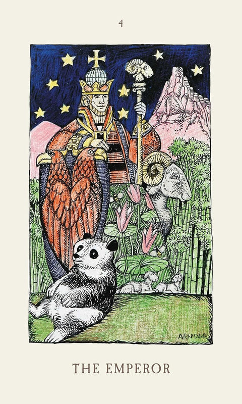 Tarot korta Imperatorius, spalvota iliustracija su sėdinčiu imperatoriumi fone ir panda bei avimis priekyje