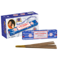 Nag Champa smilkalai Satya, mėlyna 40 g dėžutė ir atidarytas pakelis su matomomis lazdelėmis priekyje