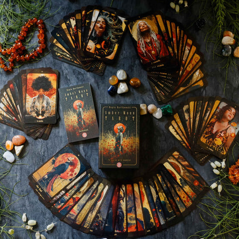 Amber Moon Tarot kortos su instrukcijų knygele (78 kortos)