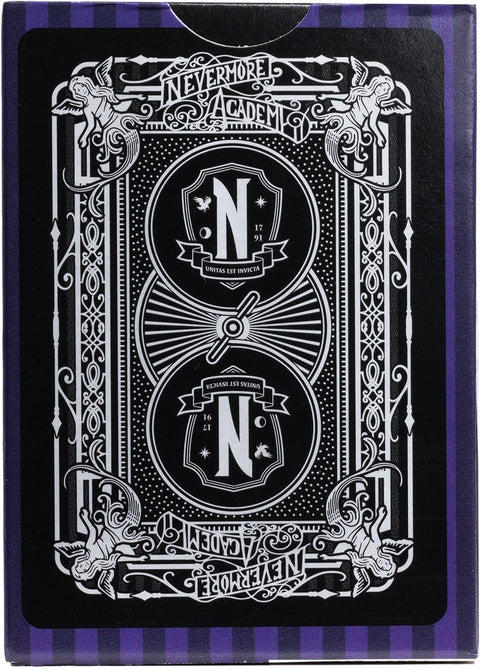 Kortų kaladė Nevermore Academy juoda-balta nugarėlė su gotikiniais ornamentais ir violetinėmis dryžuotomis kraštinėmis