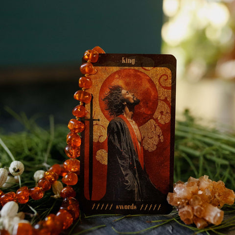 Amber Moon Tarot kortos su instrukcijų knygele (78 kortos)
