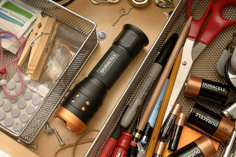Duracell fokusuojamas LED žibintuvėlis 550 lm, aliuminis IPX4