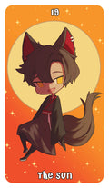 Saulės tarot korta su chibi lapiuku juodame kimone ir geltonomis akimis ant apvalaus saulės fono, numeris 19
