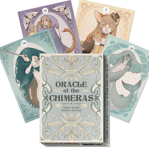 Orakulo kortos "Oracle of the Chimeras" dėžutė priekyje su penkiomis pastelinių tonų iliustruotomis kortomis, demonstruoja kortų dizainą ir pavyzdžius